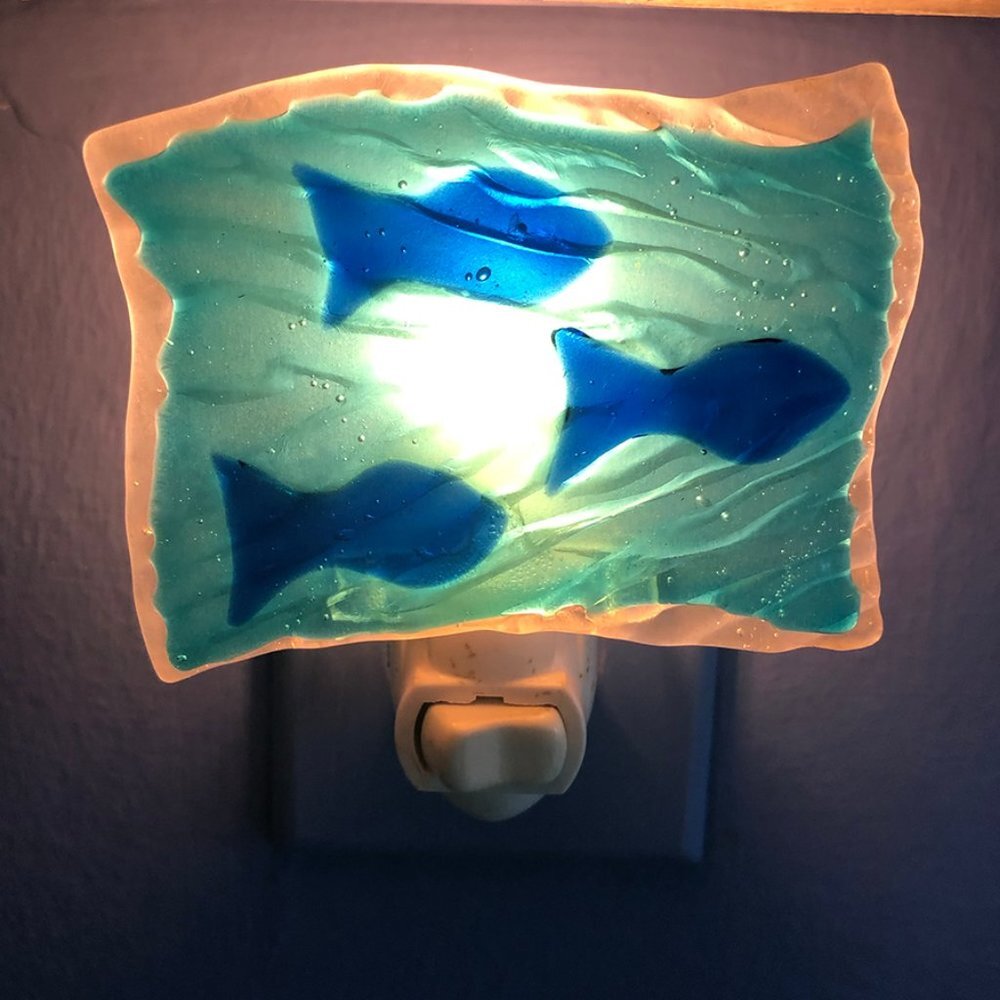 Blue Glass Mermaid Worthy Nightlight 3.25" x 2.25" - Picture 3 of 4